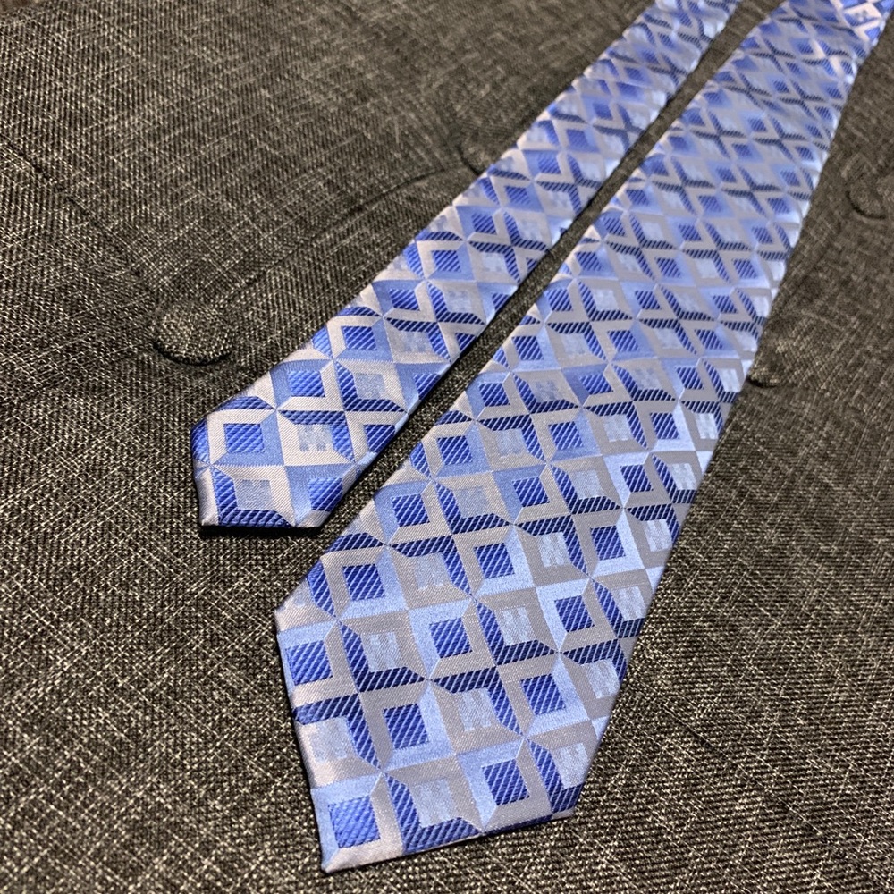Concepts by Claiborne silk neck tie blue geometric